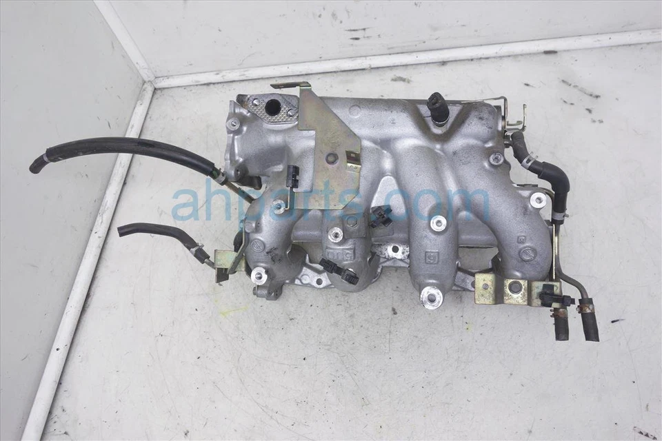 Colector de admisión de aire superior Infiniti G20 2000-2002 14001-7J500 Foto 2 de 4