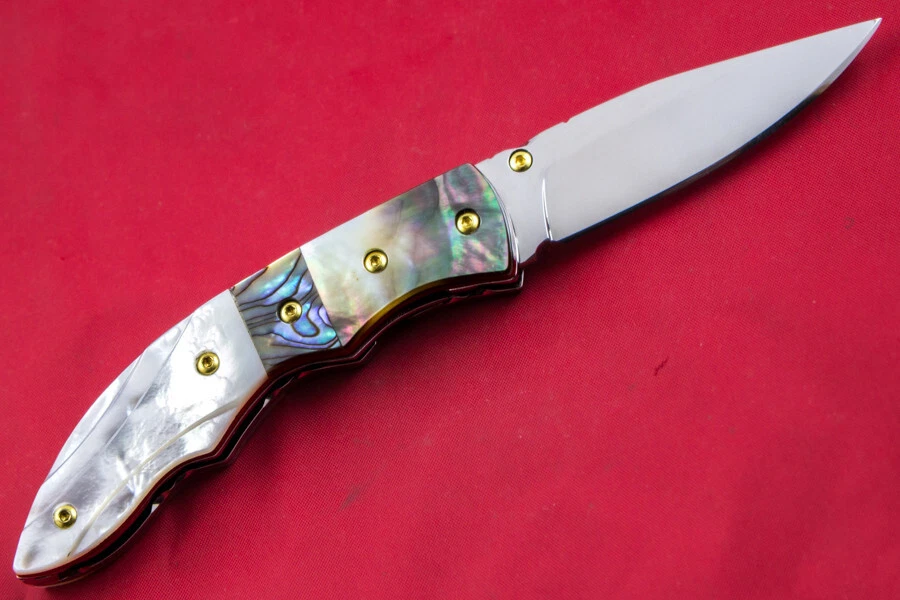 CUSTOM HANDMADE FOLDING KNIFE 440C BLACK WHITE MOP ABALONE TITANIUM PLATED SCREW - Image 2 of 4