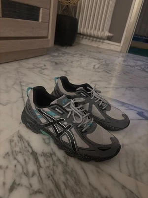 Asics gel ventura 6 très rare noir gris turquoise taille 43,5 en très bon état - Photo 1/3