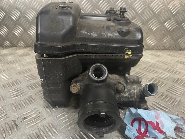 DAELIM VJ125 cylinder head 2010 — 第 3/4 张图片