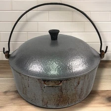 Vintage Club Aluminum Hammercraft Dutch Oven 4.5 Qt Pot with Lid and Bail Handle