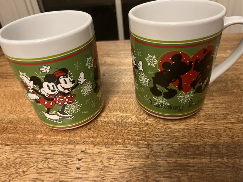 New Set Disney Christmas Mickey & Minnie Ceramic Mug Set Of 2 Holiday Kisses