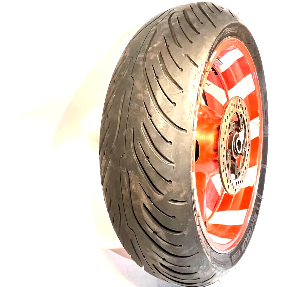 2011 至 2024 铃木 GSX-R750 后轮,P/N 64111-14J00-019 — 第 2/4 张图片