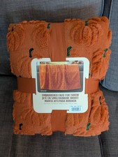 NWT Costco Halloween Faux Fur Throw Blanket - Orange Pumpkin