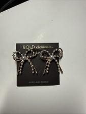 BOLD Elements Bow Tie With Pearls Hypoallergenic