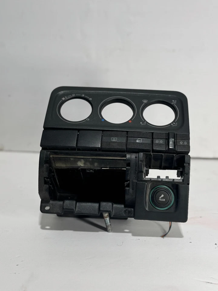 VW JETTA 1993-1998 SEDÁN TABLERO CENTRAL RADIO CONTROL DE CLIMA BISEL ENVOLVENTE MOLDURA Foto 2 de 4