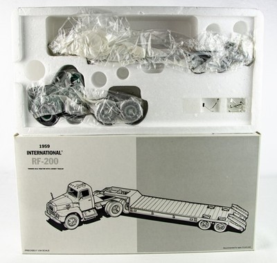 First Gear 1959 International RF-200 Lowboy Allied Aggregated 1:34