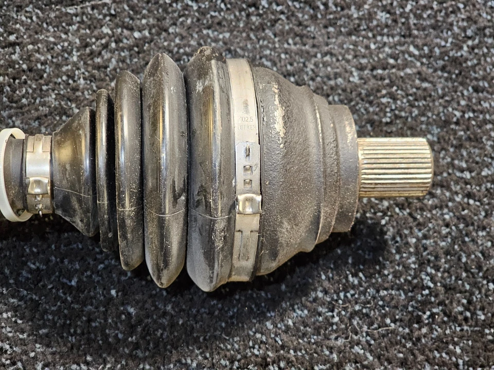 Conjunto de eje lateral pasajero delantero GKN 304767 para Audi A3 Quattro 06-13 Foto 3 de 4