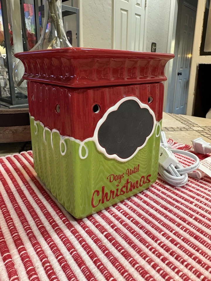 Calentador de cera Scentsy Navidad cuenta regresiva colección navideña con caja y bombilla Foto 2 de 4