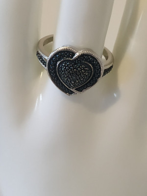 Herzring gepunzt 925 Sterling Silber mit einem blauen Diamanten 