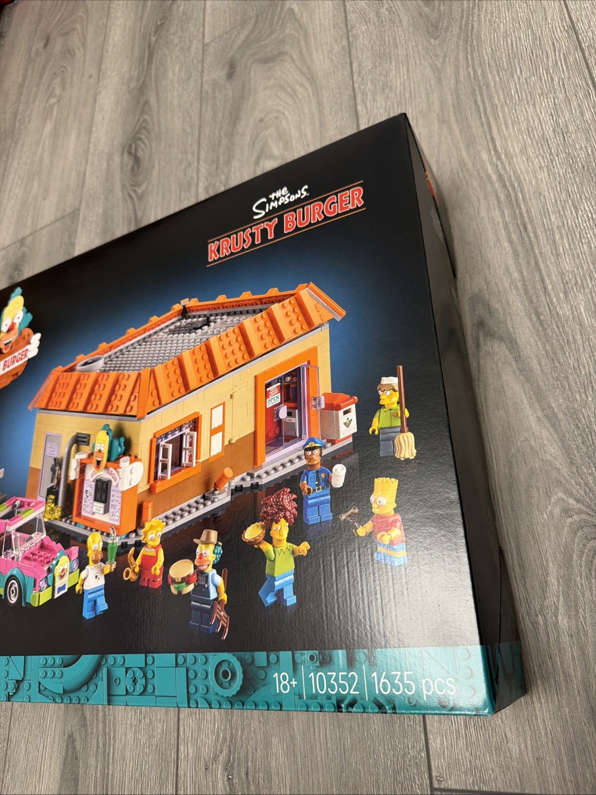 LEGO Icons the Simpsons Krusty Burger 10352 image 3