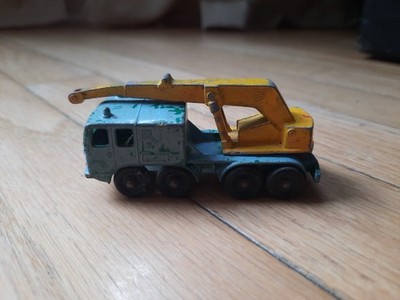 Matchbox 8 wheel Crane No. 30-C  vintage  regular wheels Lesney England
