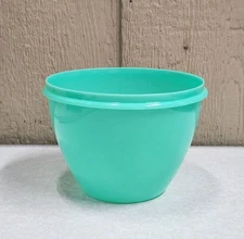 NEW Tupperware 679-20 Lettuce Crisp It Bowl Only NO LID OR SPIKE