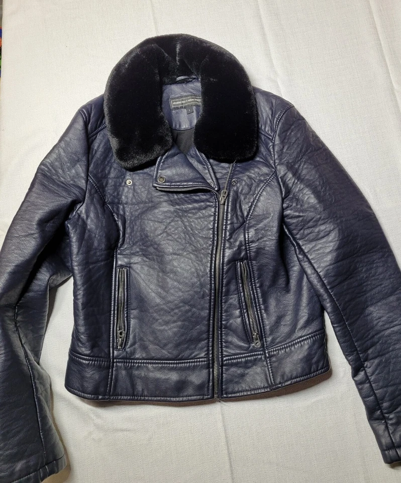 Members Only X Urban Outfitters Chaqueta de Cuero Vegano Grande Azul Marino Negro Piel Usada en Excelente Condición Foto 2 de 4