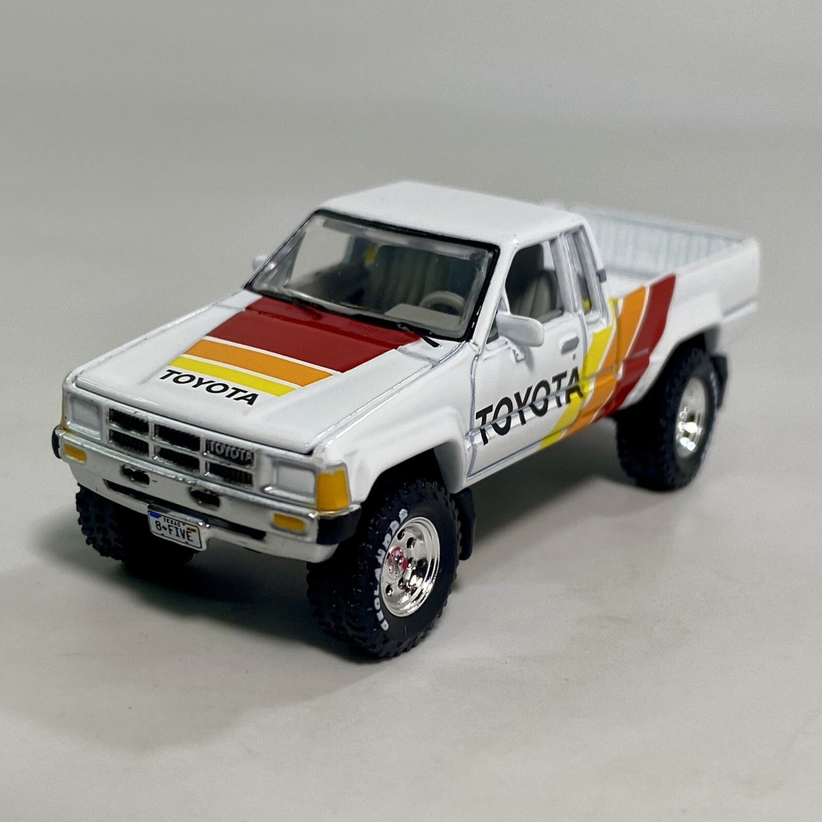 Hot Wheels 1989 Toyota Hilux Matchbox 16 Tacoma Johnny Lightning