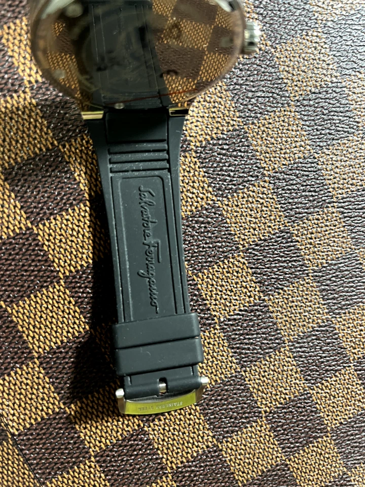 100% Authentic  Swiss Made Ferragamo F-80 Silicone Men Watch with date  - Image 4 of 4