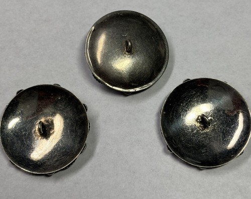 Buttons 3 silvertone 1" shank back geometric pattern VTG - Picture 4 of 6