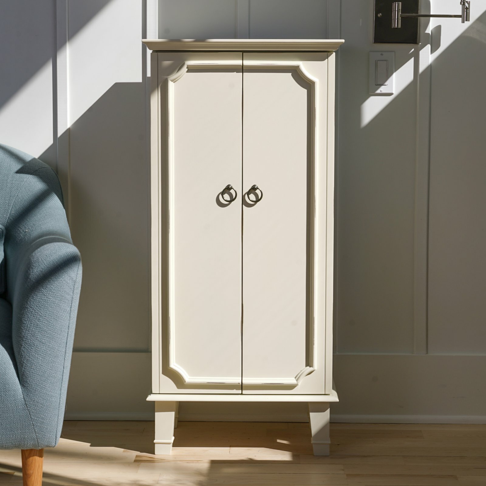 Hives honey cabby fully locking jewelry armoire turquoise tuscan white