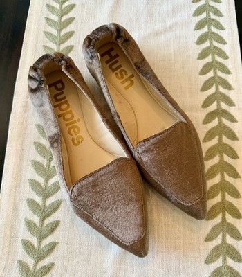 Hush Puppies Hazel Pointe Flats Size 9.5 Wide Brown Velvet Loafers Career Preppy