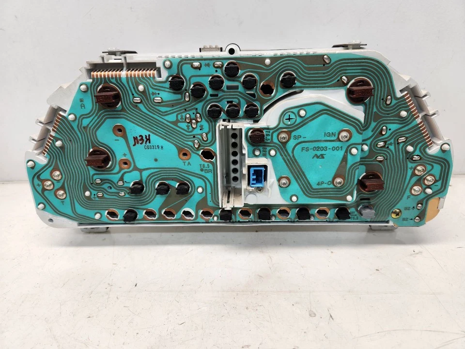 Grupo de velocímetros Subaru Legacy 1999 (2,2 L/MT) - MPH - 125 k millas Foto 3 de 4