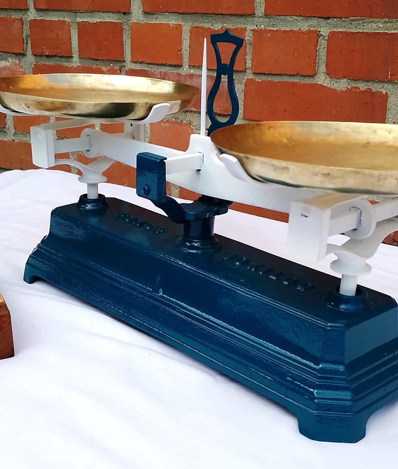 Balance ancienne type Roberval Force 10 kg avec sa boite de 12 poids - Photo 4/4