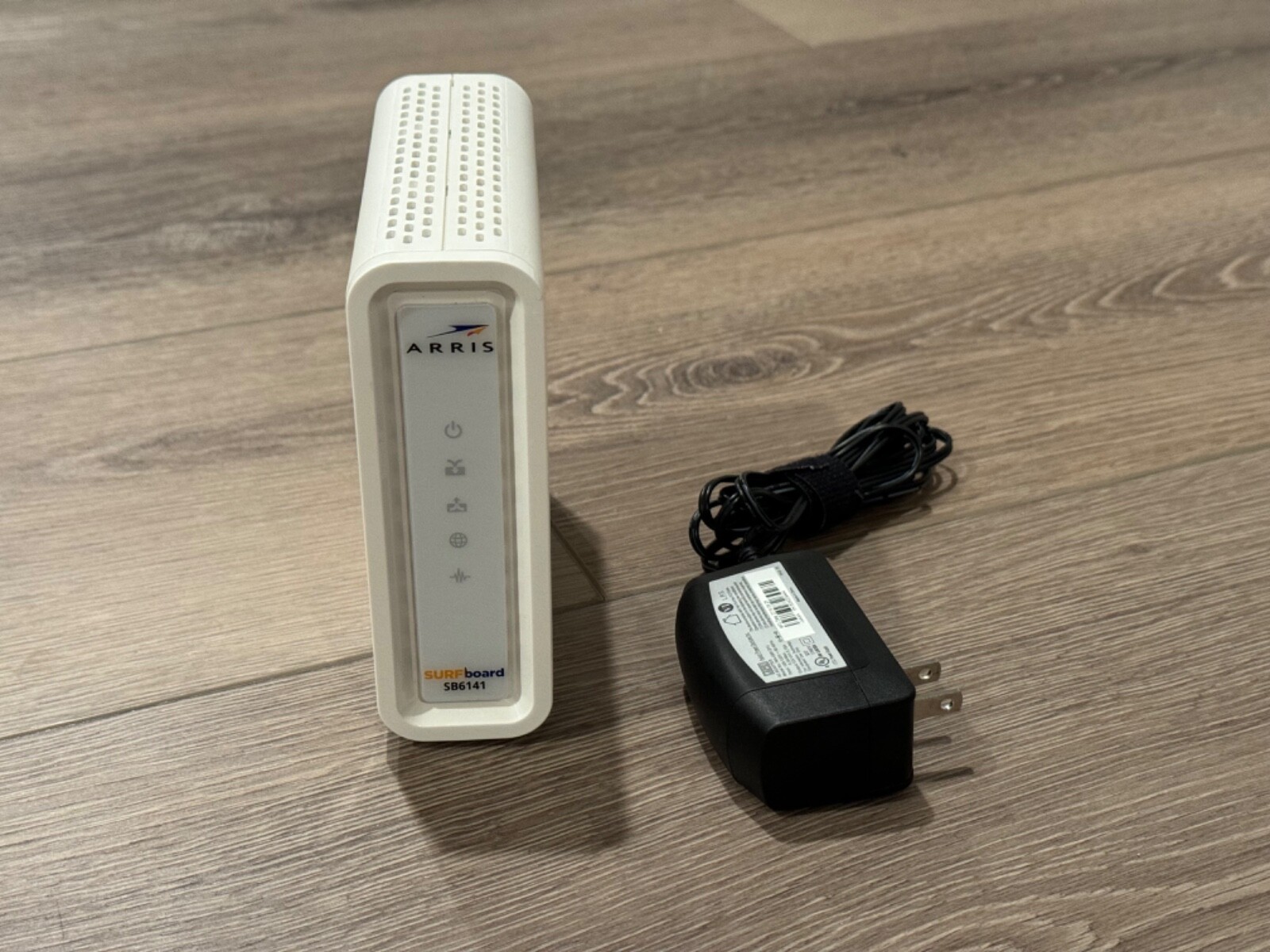 ARRIS SURFboard SB6141 DOCSIS 3.0 Cable Modem (up to 343 Mbps Down, 131