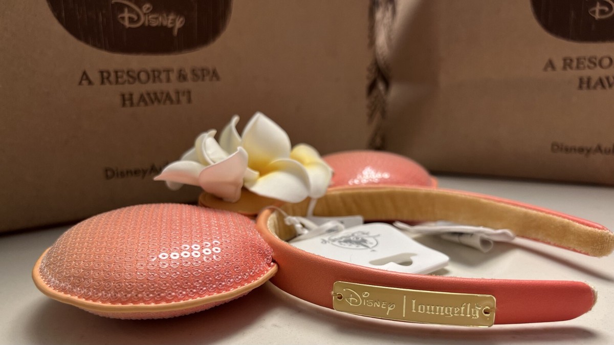 Disney Aulani Resort Peach Paradise Plumeria Loungefly 