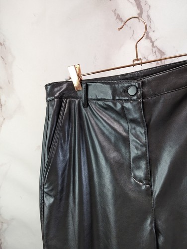 Bailey 44 Pants Womens 6 Black Faux Vegan Leather High Rise Straight Cargo Crop  - Foto 2 di 13