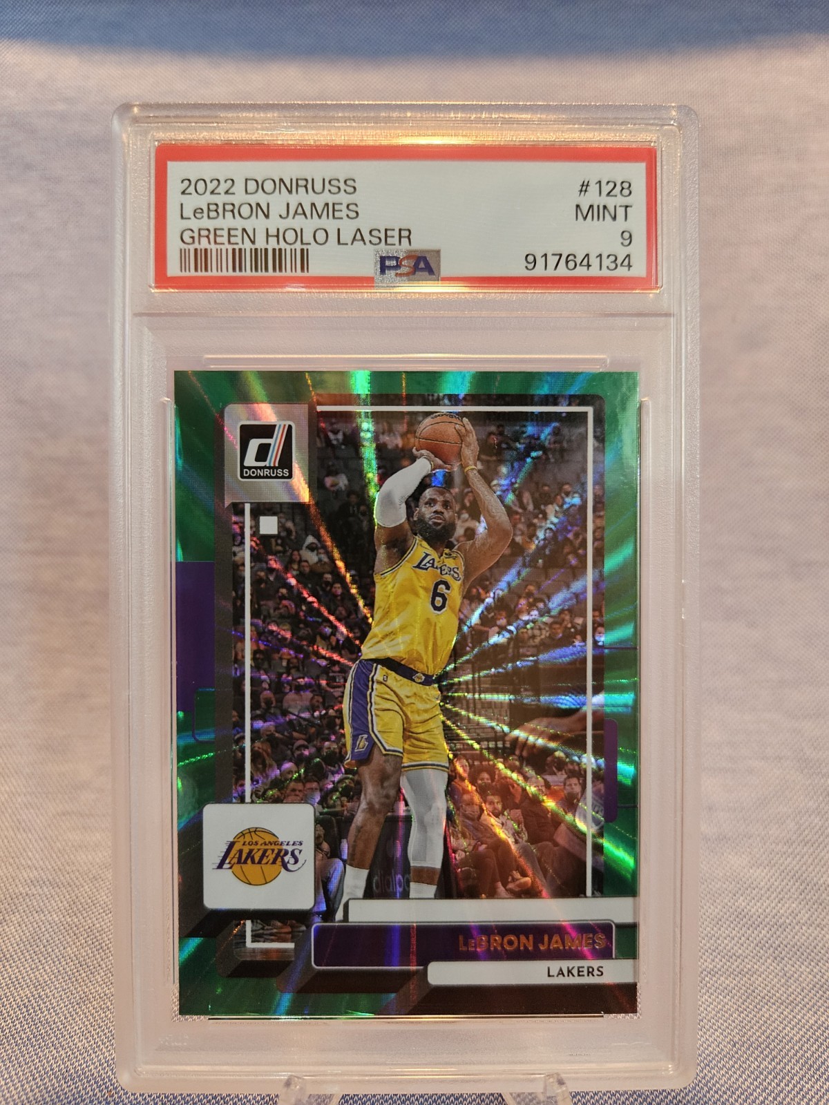 2022-23 Donruss LeBron James Holo Green Laser SP #128 Los Angeles Lakers(C)