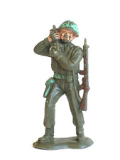 1 x CRESCENT TOYS # K32. 1960's BRITISH INFANTRY SOLDIER. PLASTIC 60mm SCALE