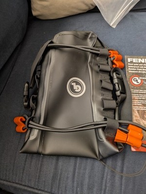 GIANT LOOP  FENDER BAG 3.5L BLACK  Po6076  Waterproof Black.