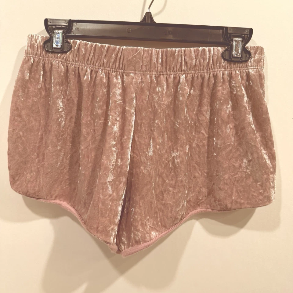 L.A. Hearts Women Velvet Shorts Size M champagne Color - Image 2 of 4