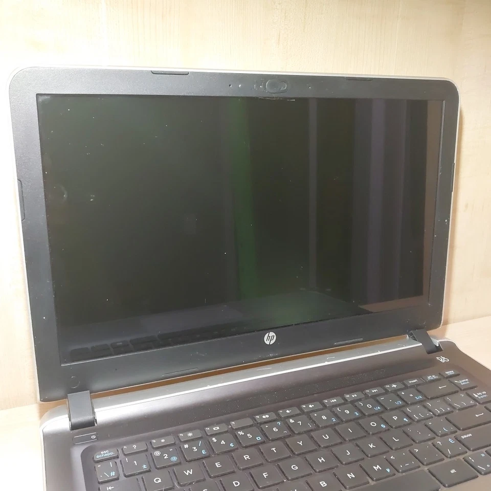 HP Pavillion 14-ab168CA Laptop *No HDD/Battery* Power On Display - Image 3 of 4