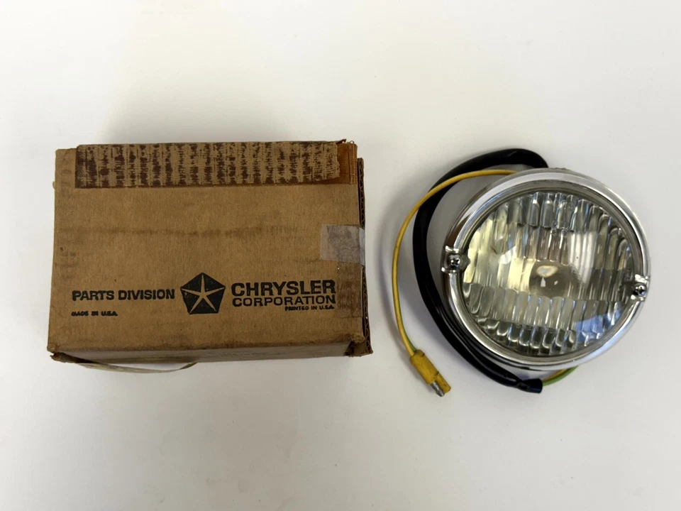 Conjunto de lámpara de estacionamiento serie Dodge Truck D100 D200 D300 1960-1961 1937196 Nuevo de Lote Antiguo Foto 2 de 4