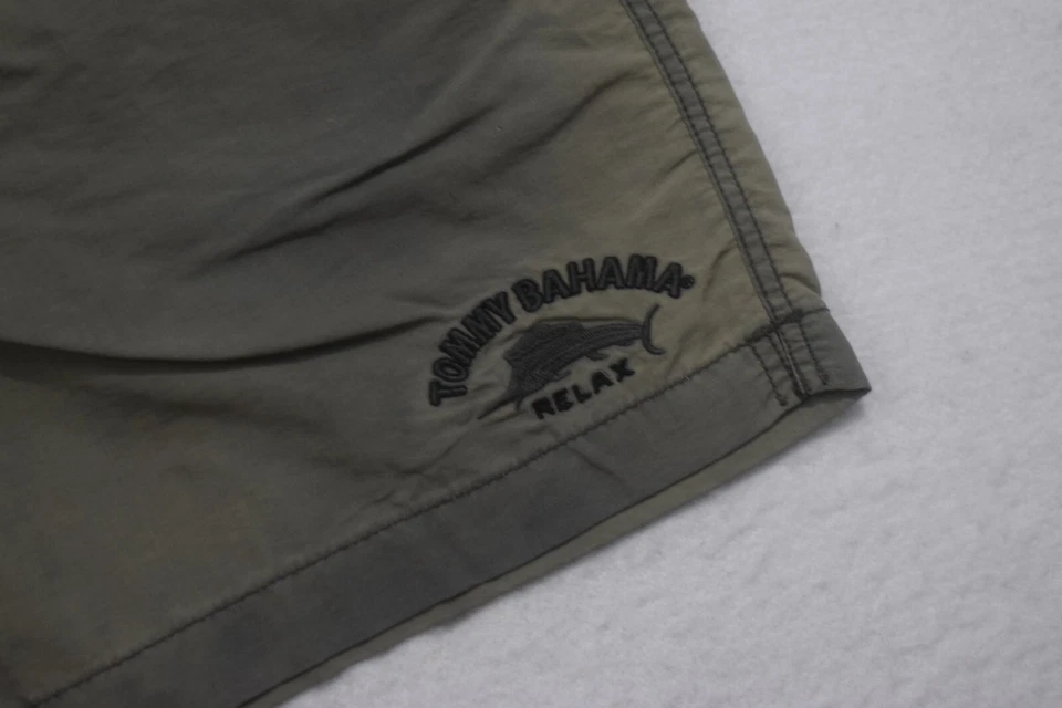 Bañador Tommy Bahama Relax gris 100 % nailon con red con bolsillos grandes para hombre Foto 2 de 4