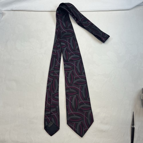 VINTAGE 100% Silk VILLA BOLGHERI ITALIA TIE Magenta, Black, & Gray Pattern 57” - Picture 8 of 9