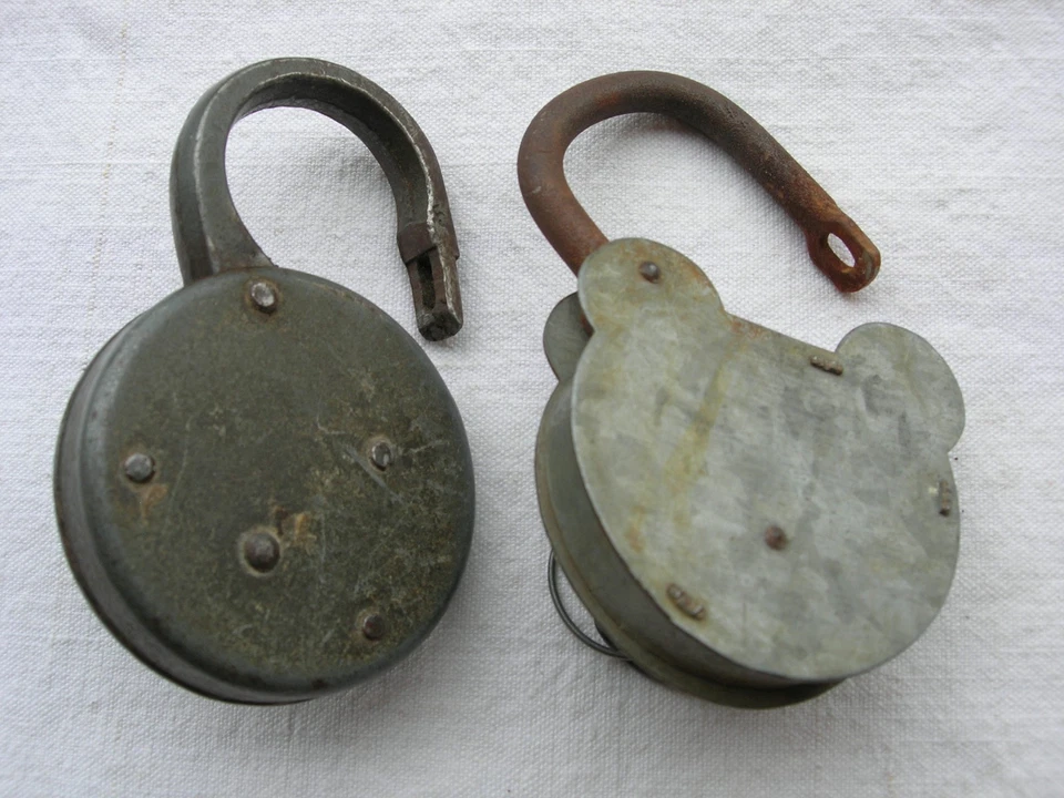 2 ancien cadenas avec clés qui fonctionnes :1 DRGM . 1 UNIS FTM FRANCE - Photo 4/4