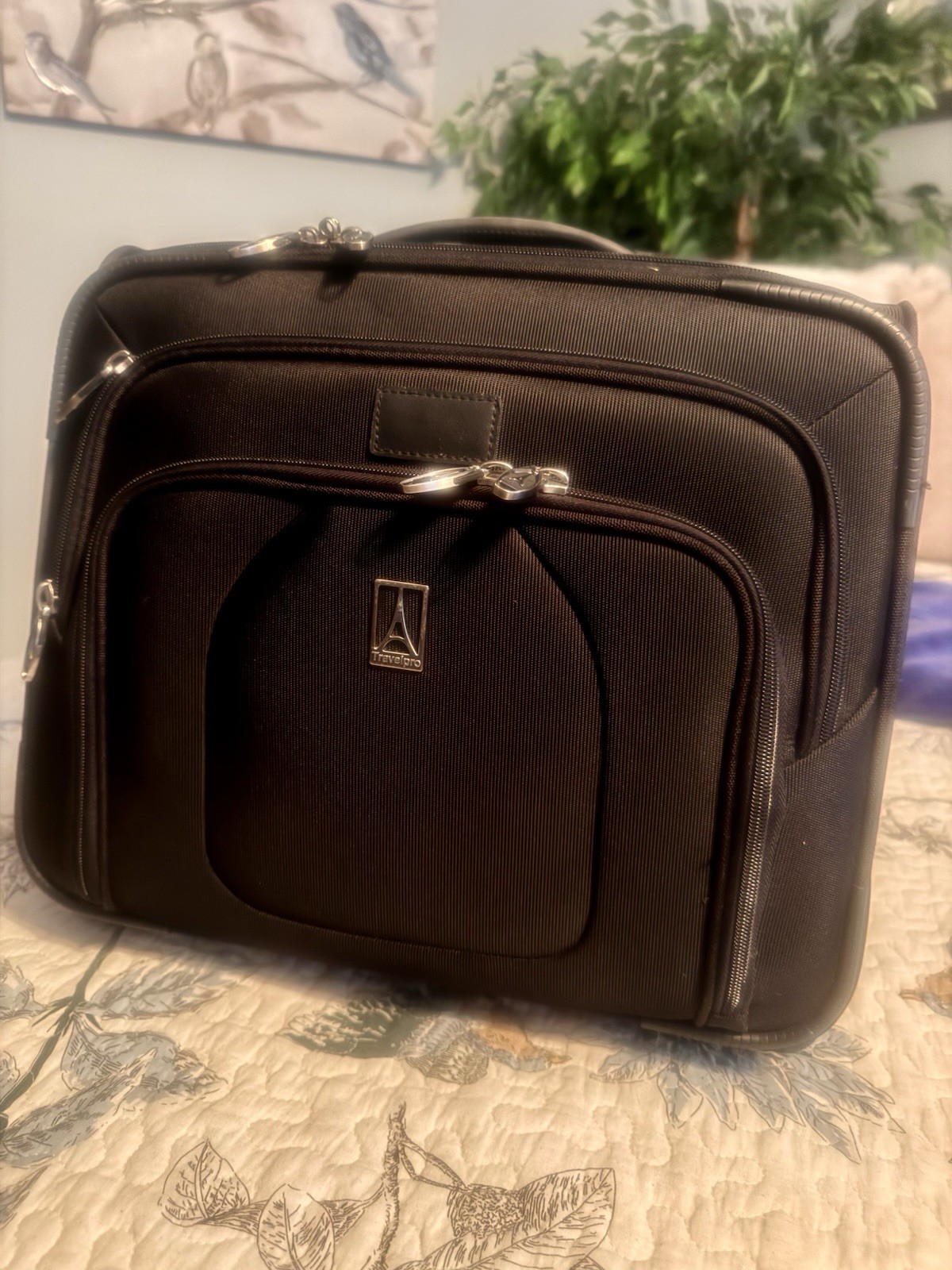 TravelPro Crew 9 Black 16&rdquo; Wheeled Carry On Business Tote 