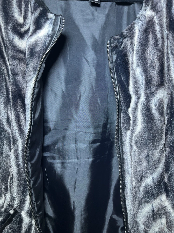 Style & co. Colete de pele sintética/suéter com zíper frontal com estampa de animais médio - Imagem 4 de 4