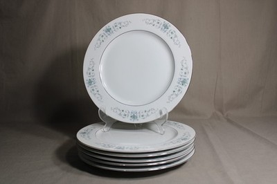 6 ROSE CHINA 10 1/2'' Dinner Plates In The Bordeaux Pattern, Japan