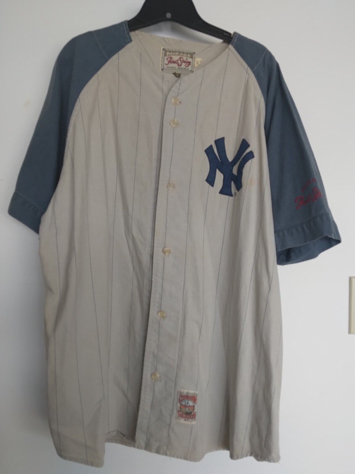 Yankees Pinstripe Jersey (Size M) – Fantasy Explosion