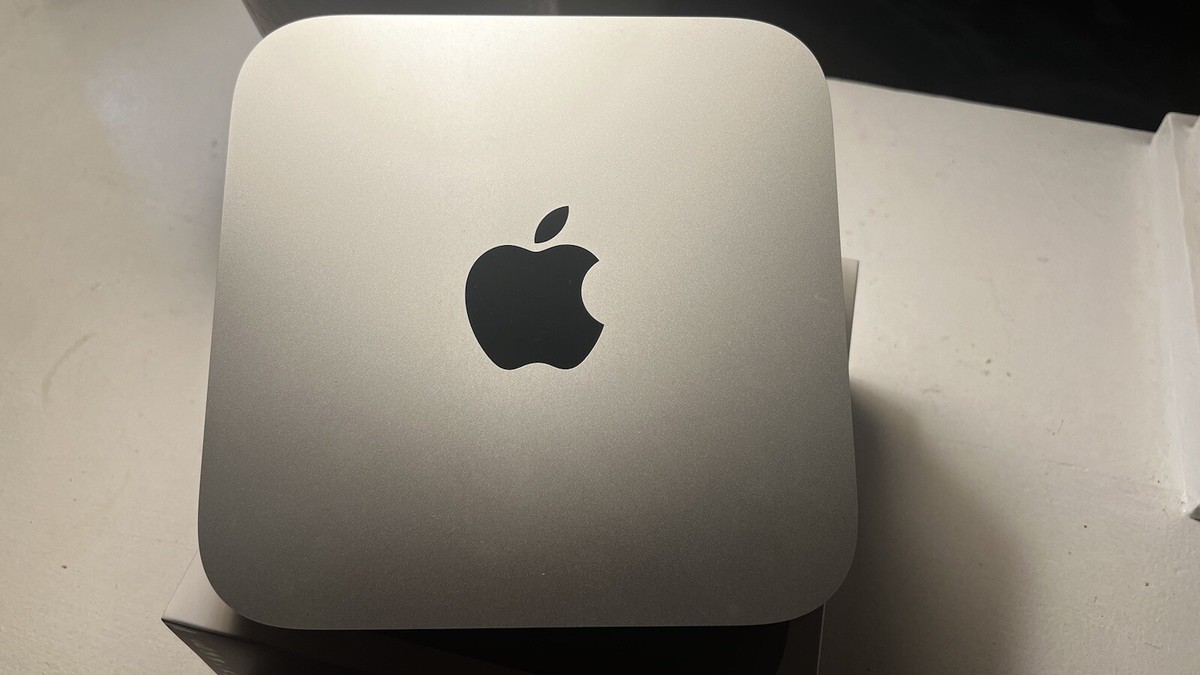 Apple Mac mini シルバーM2 APPLE(アップル) Mac mini (M2, 2023) MMFK3J/A A2686 [シルバー