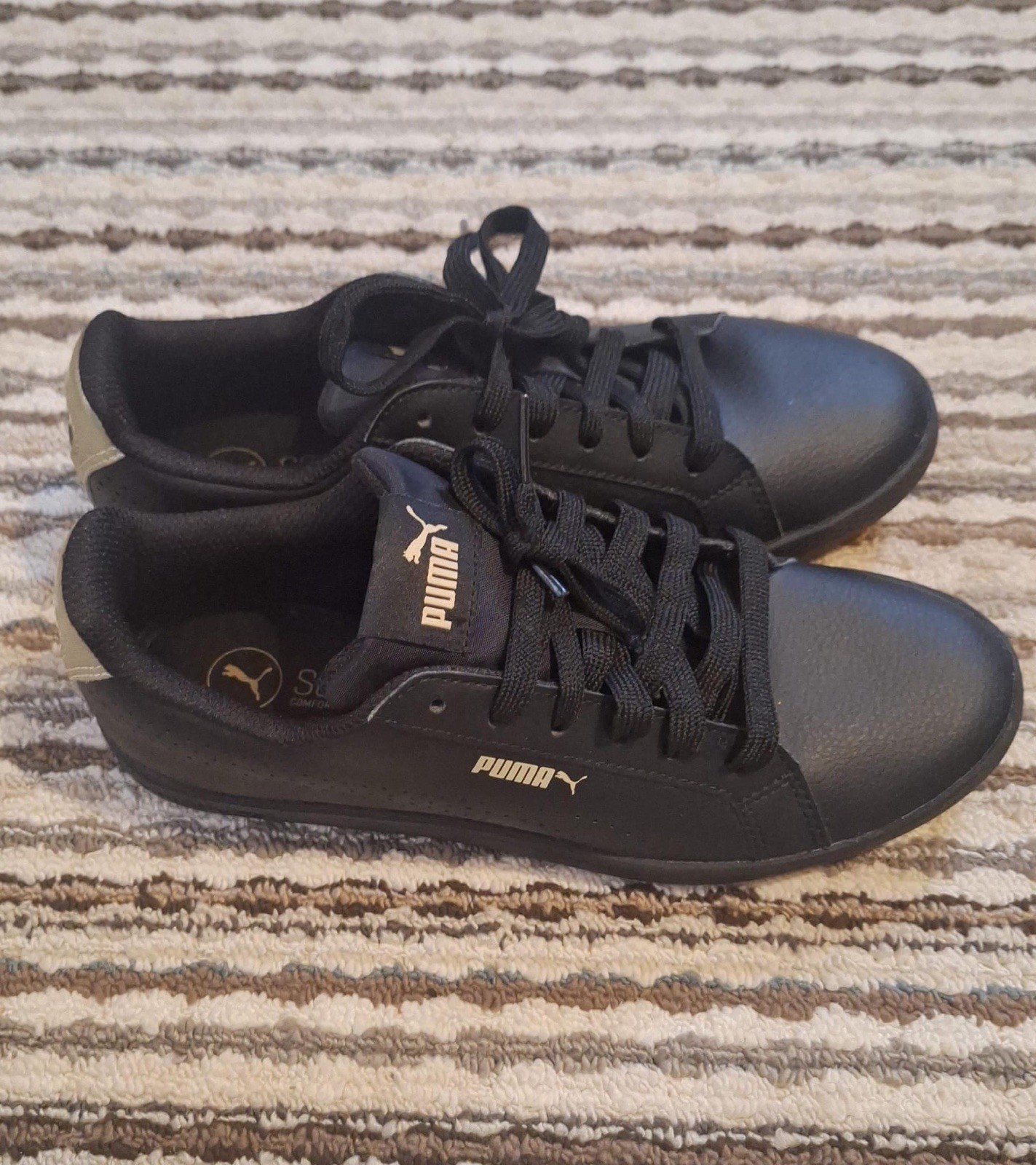 Black Puma Women’s Sneaker Size 7 Soft Foam Ultimate Comfort Gold Emblem