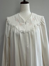 VTG Shadowline Full Length Housecoat Gown Womens S Ivory Zip Up Long Sleeve