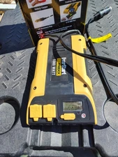 EverStart 1000 Watt Power Inverter with USB (PC1000E) -OPEN BOX-