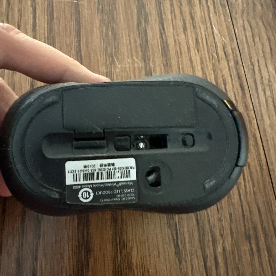 Microsoft Wireless Mobile Mouse - Image 4 of 4