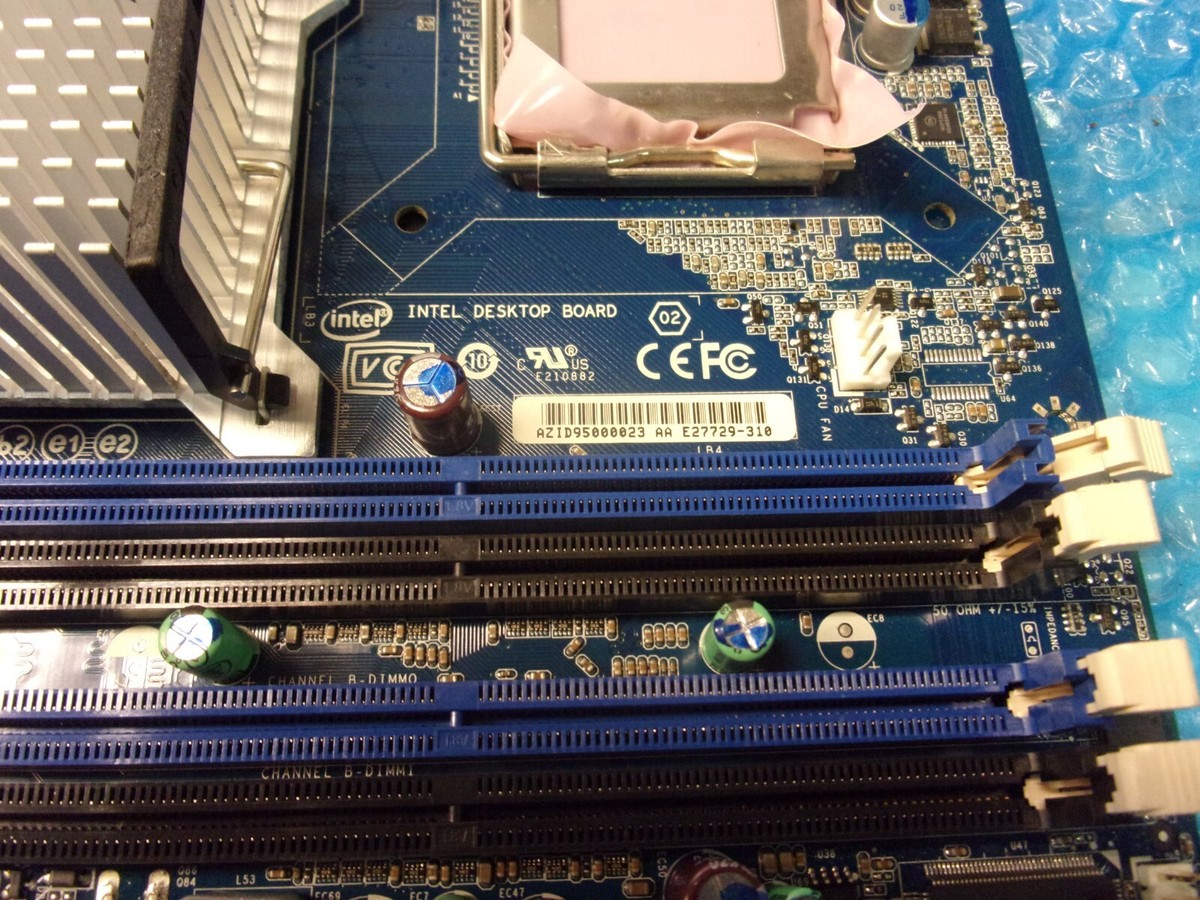 Intel DG45ID Socket LGA775 DDR2 Micro ATX Motherboard With I/O