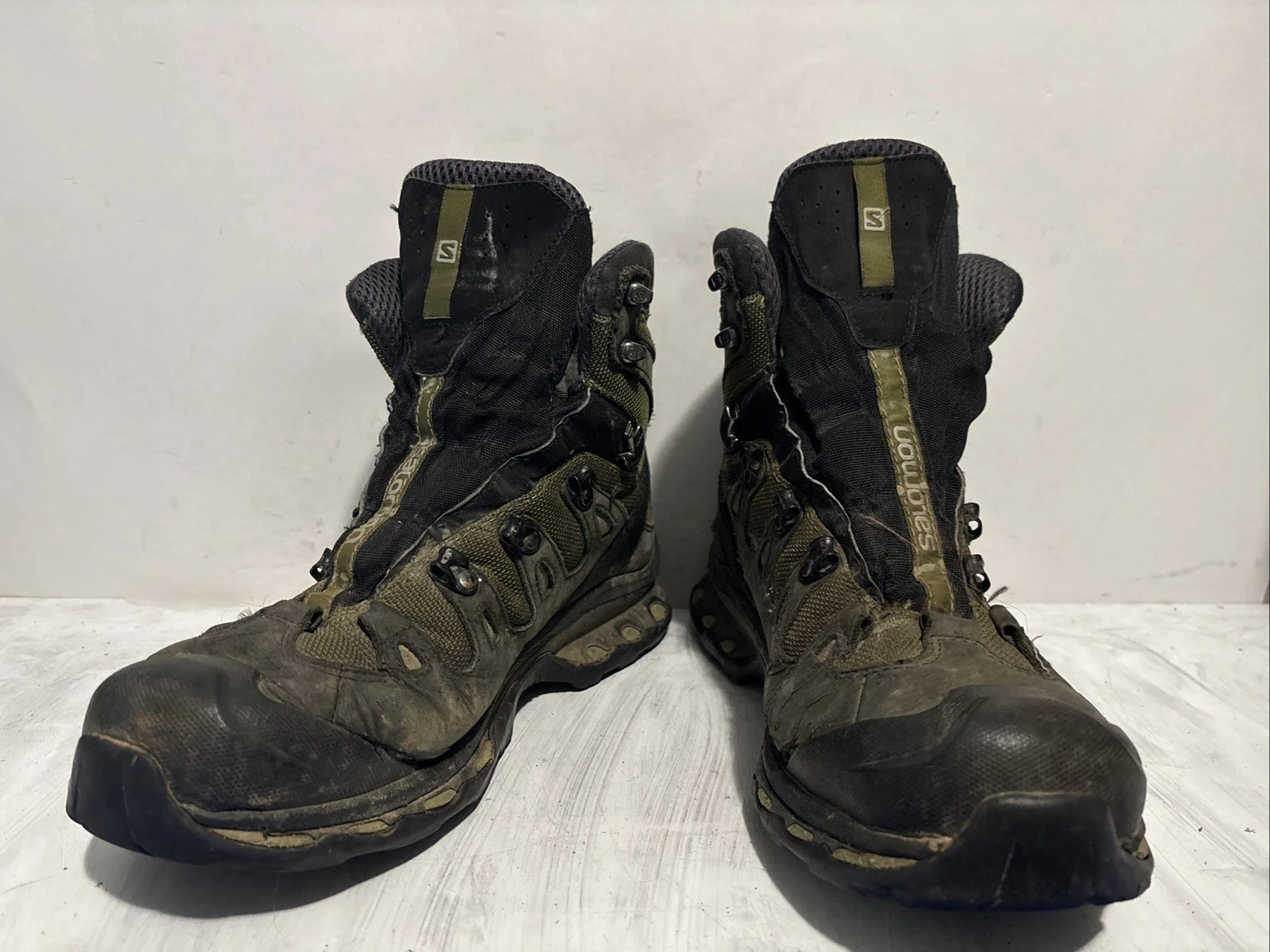 Salomon Quest 4D 3 GTX Boots Green Mens Size 9.5 WORN BOTTOM No Laces