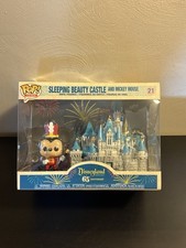 Funko Pop! Town: Disney - Sleeping Beauty Castle and Mickey Mouse #21