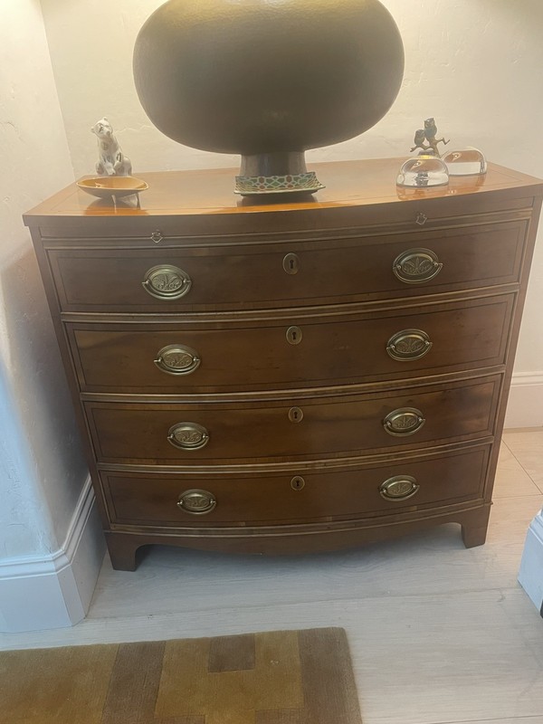 Baker Furniture Bow Front Hepplewhite Bachelor’s Chest